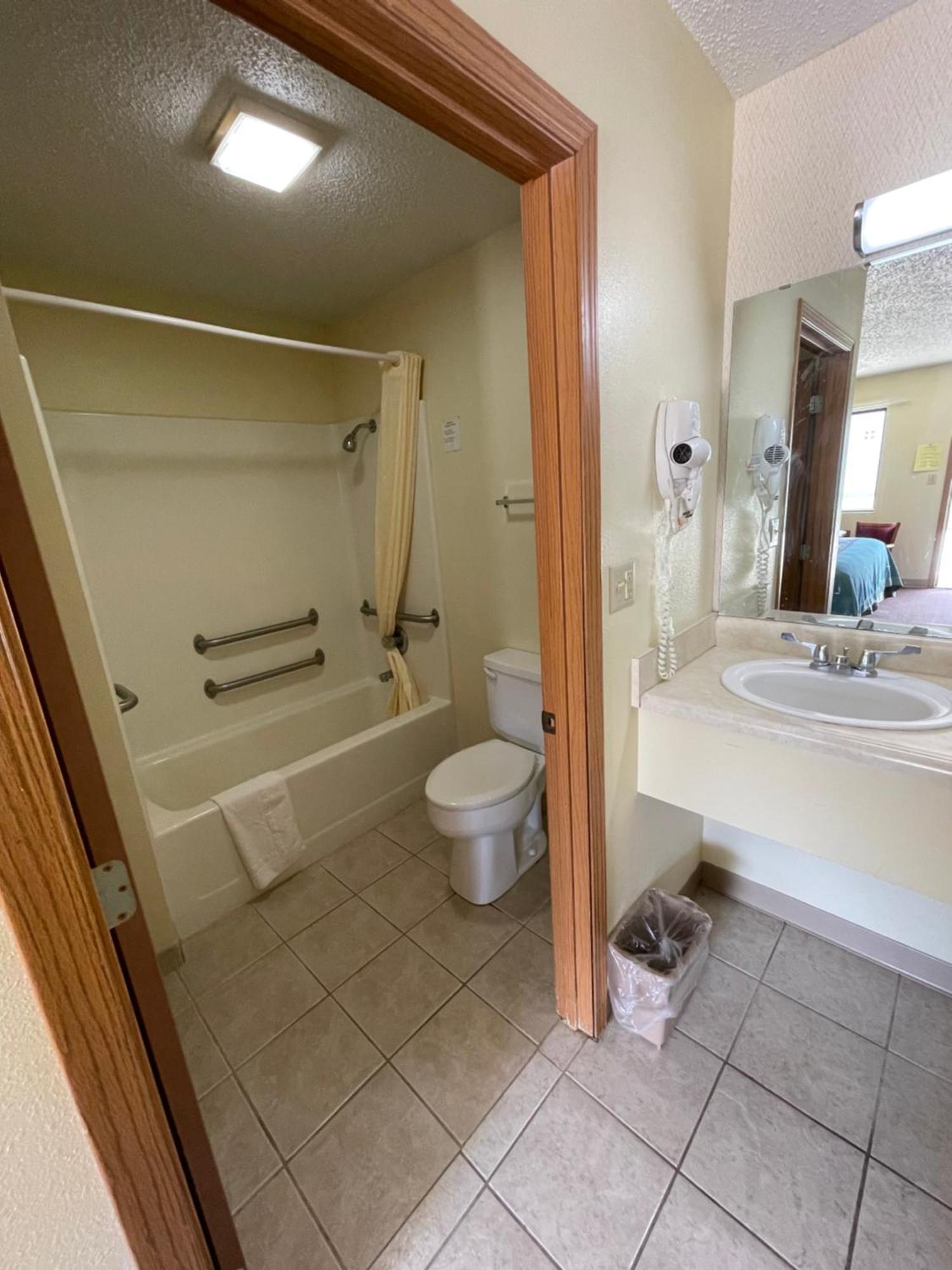 מאונטיין הום Executive Inn מראה חיצוני תמונה